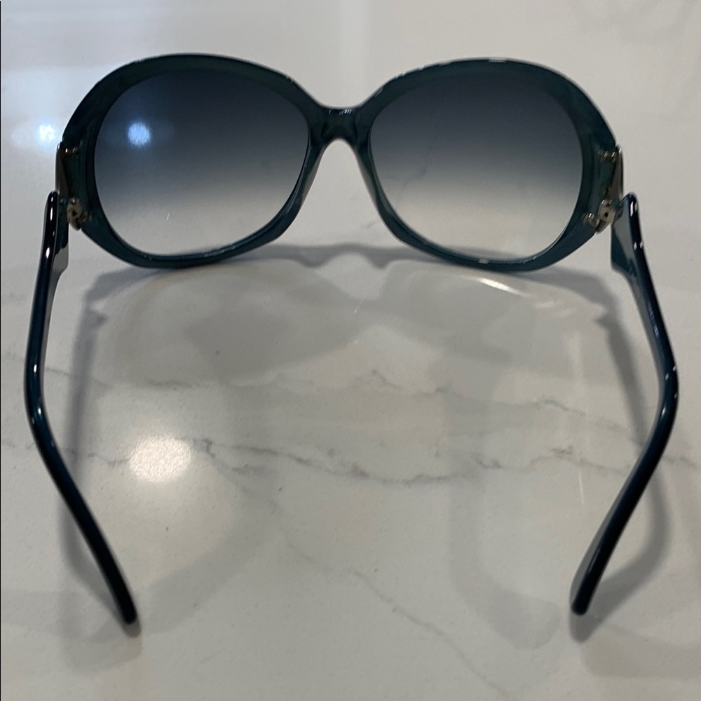 Emilio Pucci Elegant Blue Sunglasses - Picture 3 of 6